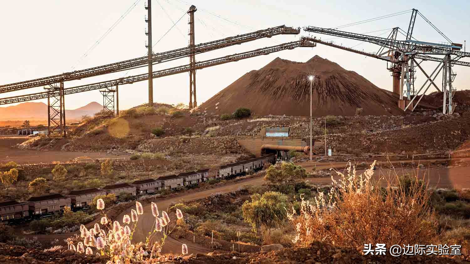 美国首家稀土矿厂开始运营，竟是转运到中国进行加工