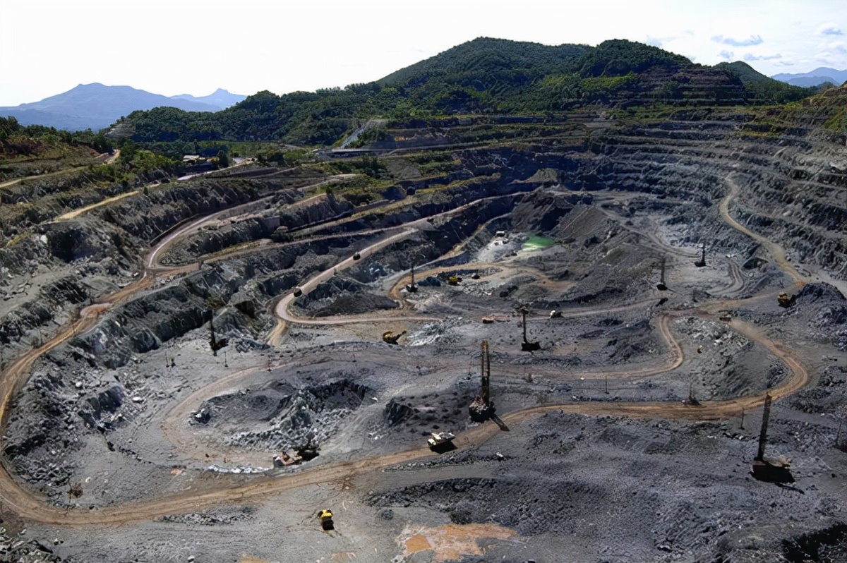 业绩暴增逾5倍，“富铁矿大佬”海南矿业的故事不只是铁矿涨价？